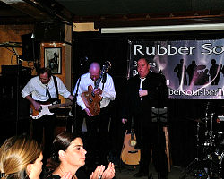 Rickenbackers 2011 
Premiere Pick